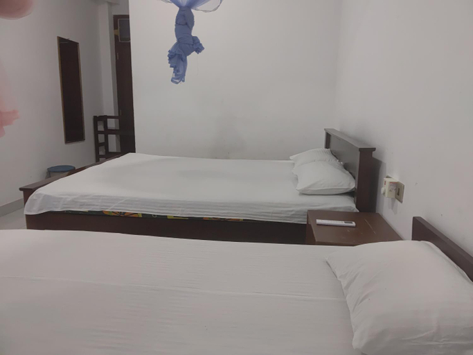 Bedroom 3, Ajith rest house, Katharagama