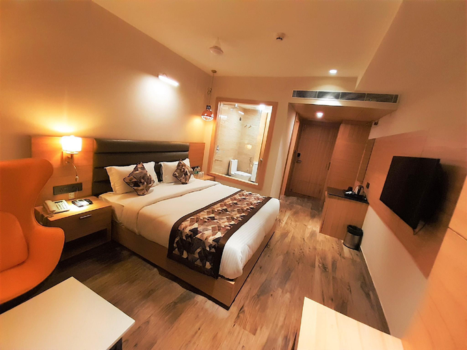 Others 4, Legend Inn, Lucknow