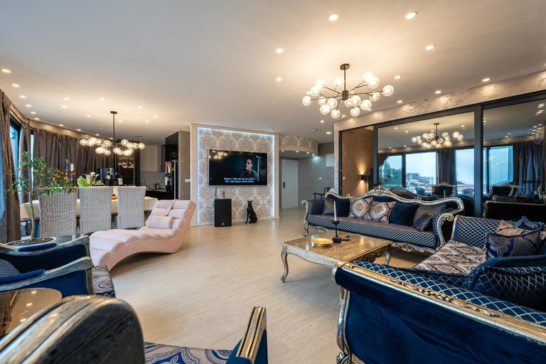 Others 2, Villa Glamour