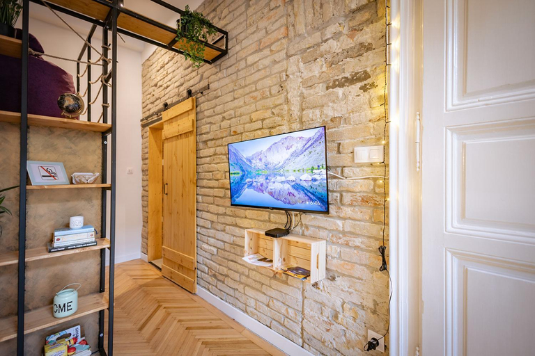 Others 4, Rumbastic NEW Apartment - Best location with AC, Budapesti