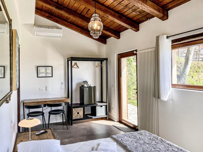 Bedroom 2, Tenuta Novecento Bio Agriturismo, Napoli