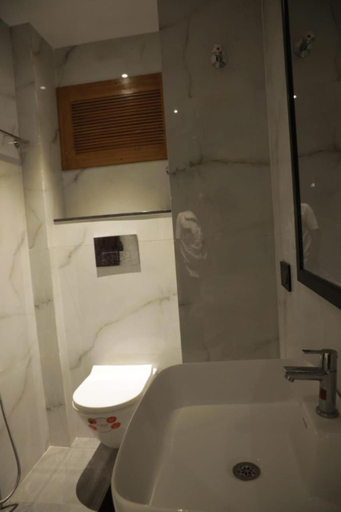 Bathroom 3, ARUNACHALA INN, Kanniyakumari
