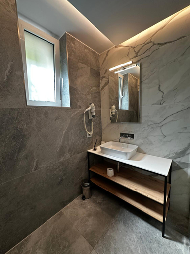 Bathroom 8