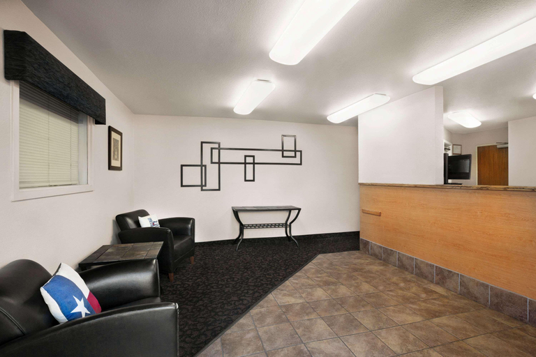 Public Area 2, Baymont by Wyndham Hearne, Robertson