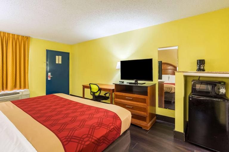 Bedroom 4, Econo Lodge Picayune, Pearl River