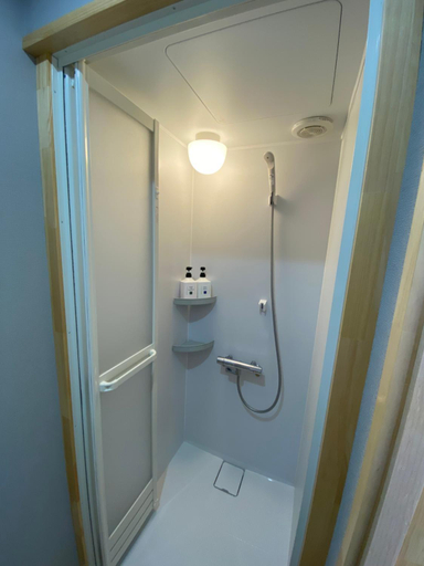 Bathroom 3, Madarao Lainstons, Myōkō