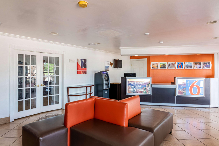 Public Area 2, Motel 6 Georgetown, TX, Williamson
