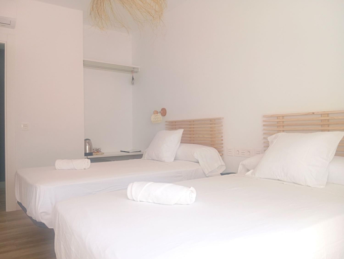 Others 3, HOSTAL CASA EMILIO, Almería
