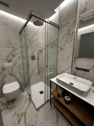 Bathroom 7
