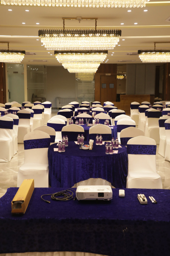 Food & Drinks 4, Hotel 91 Huda City Centre, Gurgaon