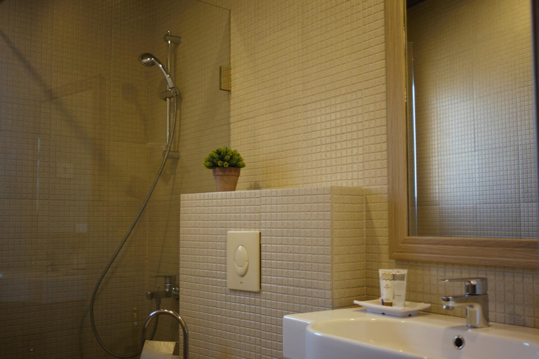 Bathroom 4, HOtello Guest Suites, Kasrouane