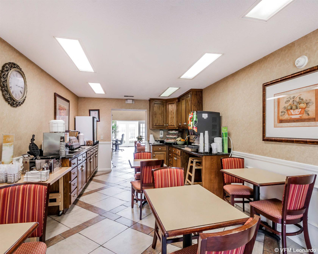 Food & Drinks 5, Arab Knights Inn , Marshall
