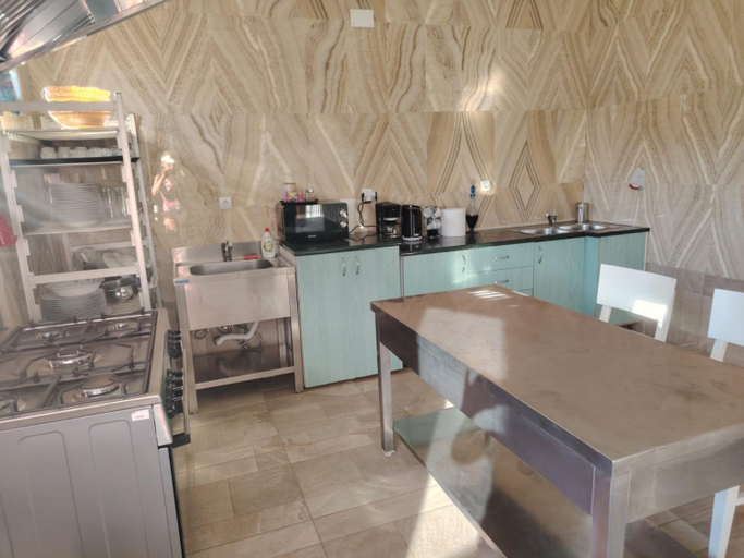 Others 4, Pensiunea Floro, Sita Buzaului