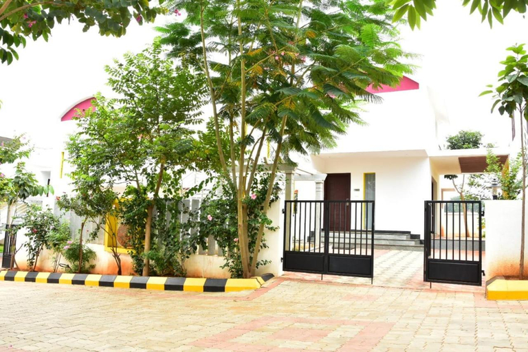 Exterior 3