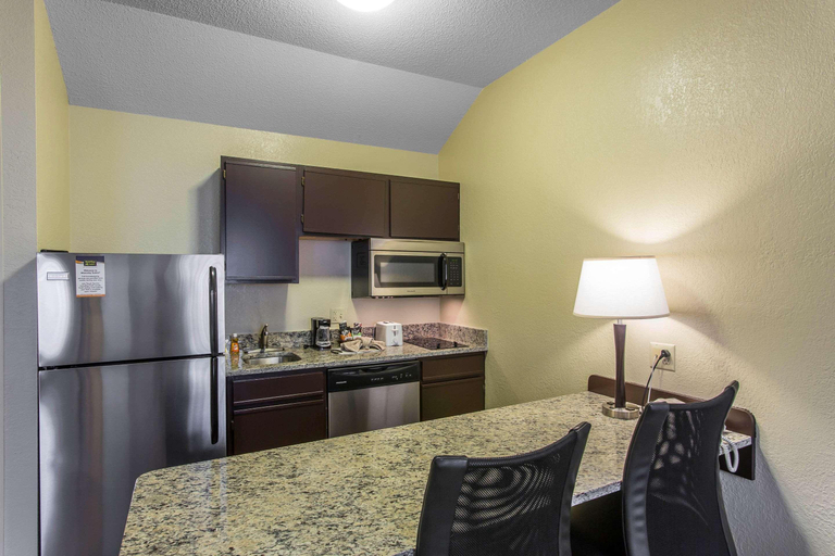 Bedroom 3, MainStay Suites Brentwood, Williamson