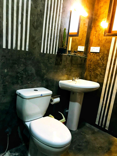Bathroom 1, the sky pavilion cabana, Ella