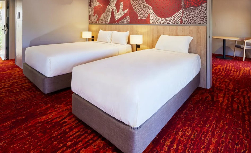 Bedroom 4, Outback Hotel & Lodge, Petermann-Simpson