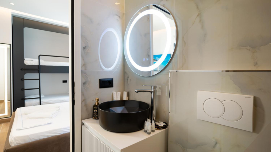Bathroom 2, Azure Sea View Apartments, Durrësit