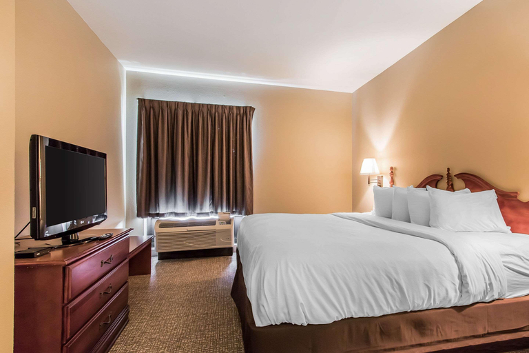 Bedroom 3, Quality Suites New Iberia, Iberia