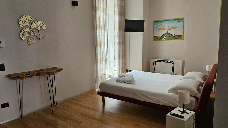 Bedroom 2, Da Lila a Ballaro, Palermo