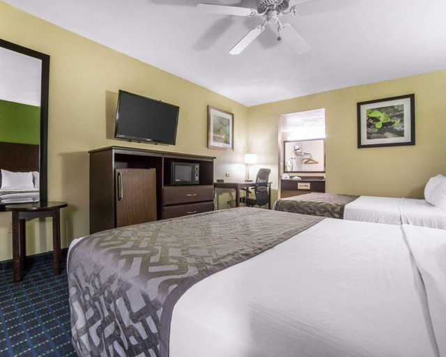 Bedroom 3, Rodeway Inn & Suites Northside, San Bernardino