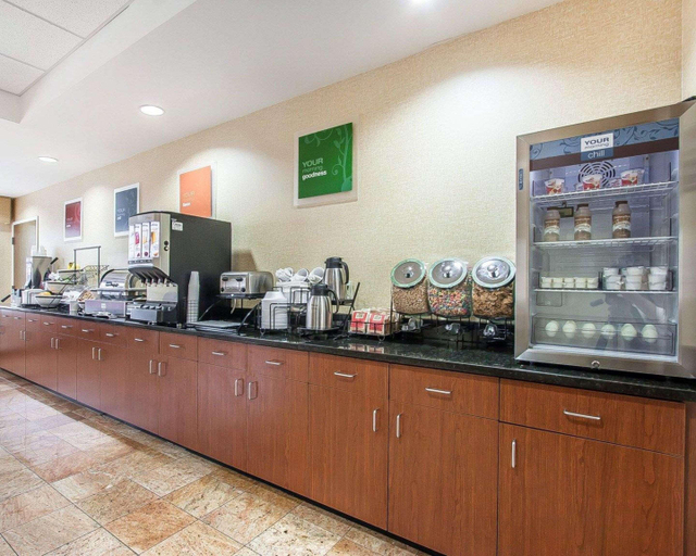 Food & Drinks 5, Comfort Inn & Suites Atoka-Millington, Tipton