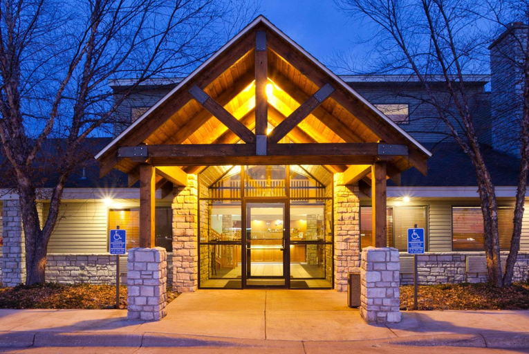 Exterior & Views 2, AmericInn by Wyndham Princeton MN, Sherburne