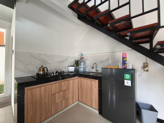 Dining Room 8