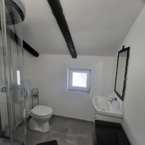 Shower 2, Vila Antik, Ilirska Bistrica