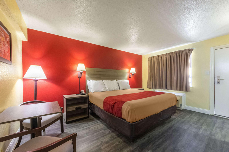Bedroom 2, Econo Lodge San Marcos University Area, Hays