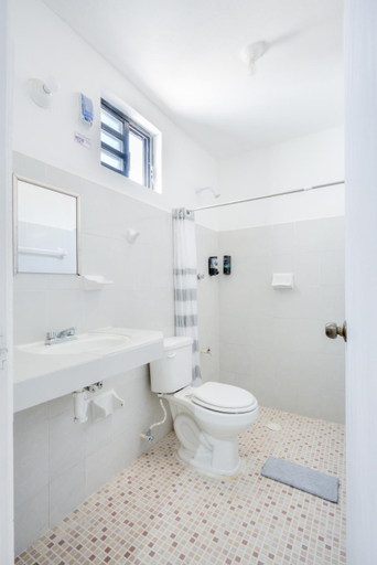 Bathroom 3, HOTEL LAS COLORADAS, Río Lagartos