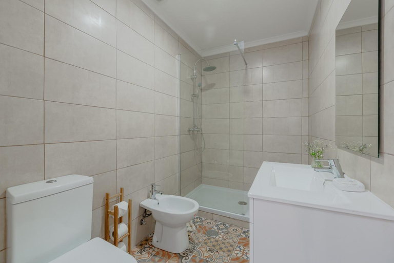 Bathroom 2, Bright & Spacious Alfama Typical Apt,by TimeCooler, Lisbon