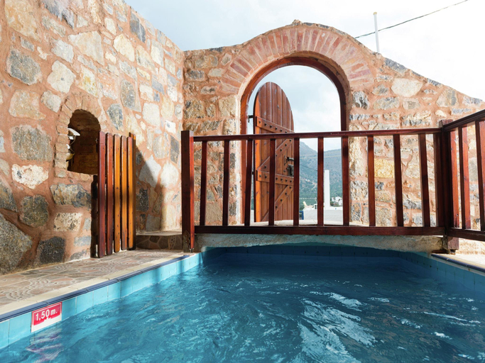 Sport & Beauty 5, Stone House in Elounda with Gulf Views, Crete