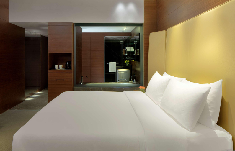 Bedroom 4, Radisson Blu Atria Bengaluru, Bangalore