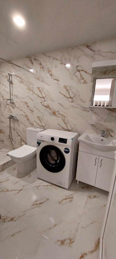 Bathroom 4, Forest Apartments, Tskaltubo