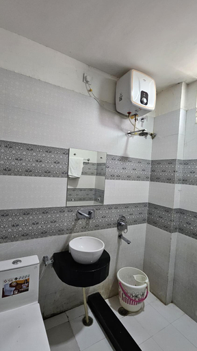 Bathroom 11