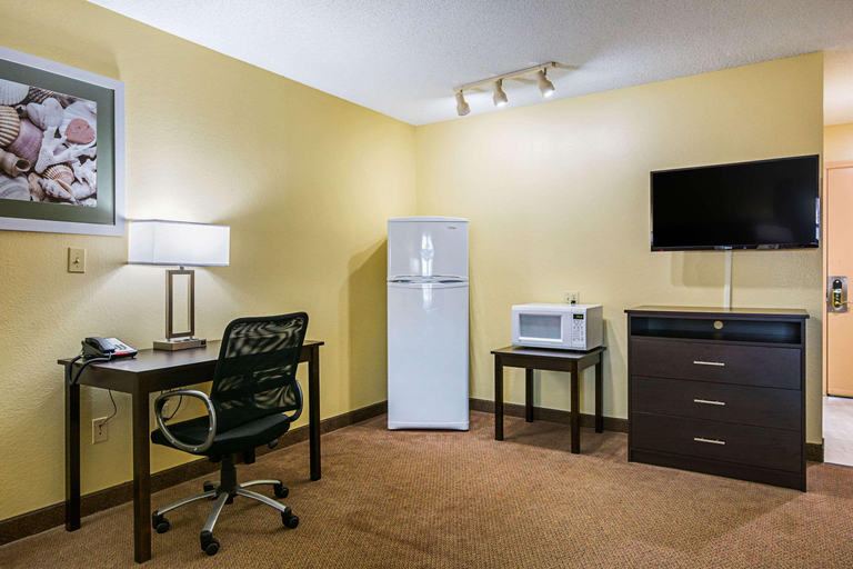Bedroom 3, Quality Inn & Suites Greensburg I-74, Decatur