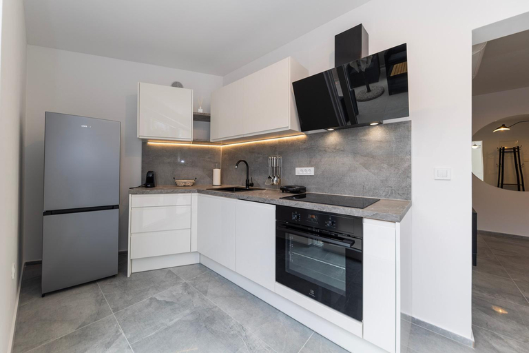 Others 5, Find Your Haven in Morena Celeste Seaside Puntamika Apartments!, Zadar