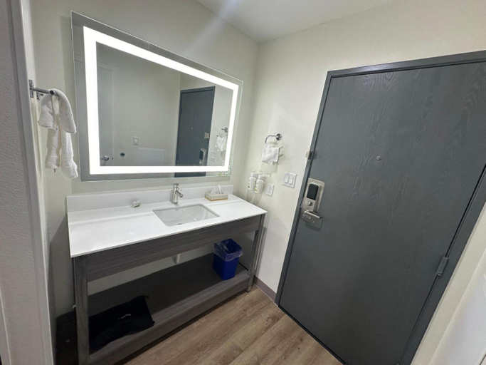 Bathroom 4