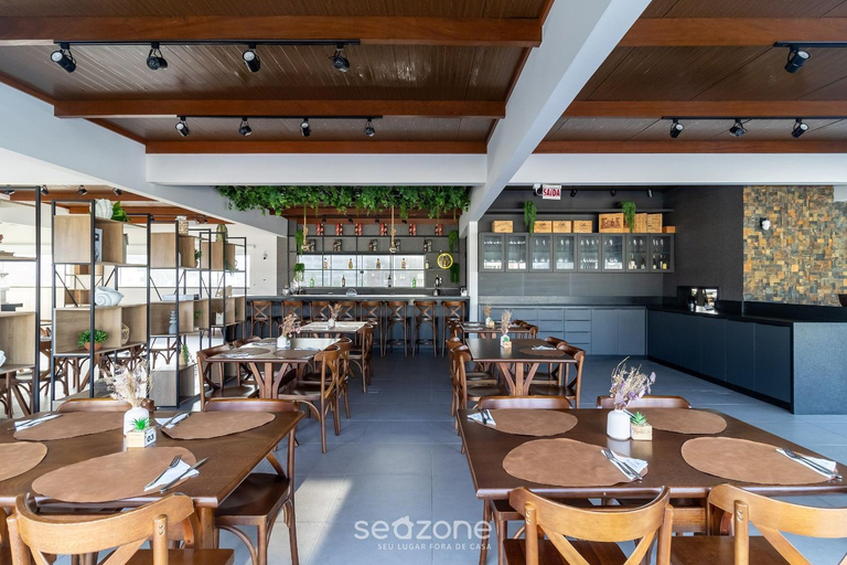 Food & Drinks, Lindos Studios VEC, Bombinhas