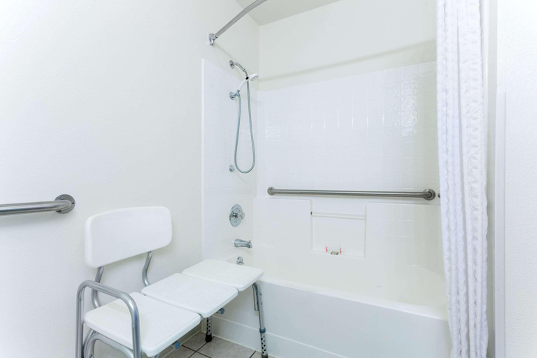 Bathroom 4, Super 8 by Wyndham Montpelier, Bear Lake