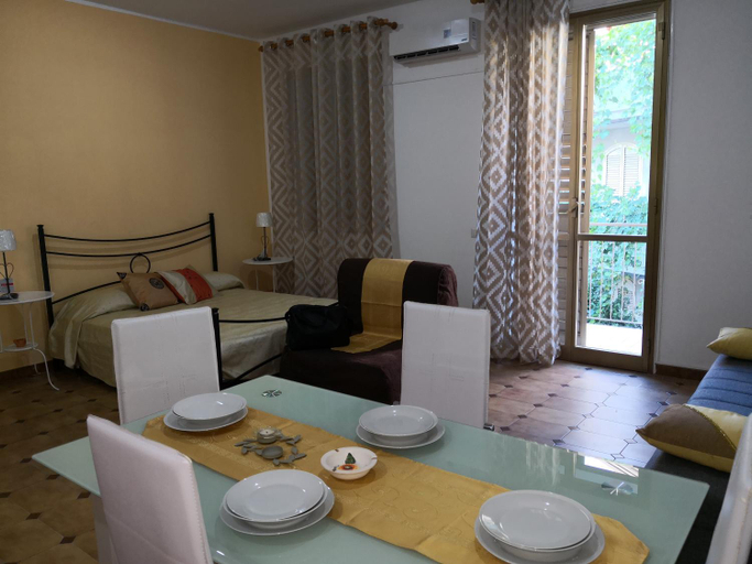 Others 5, b&b Donna Angelina, Messina