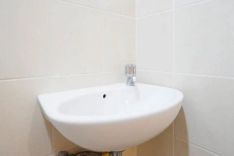 Bathroom 13