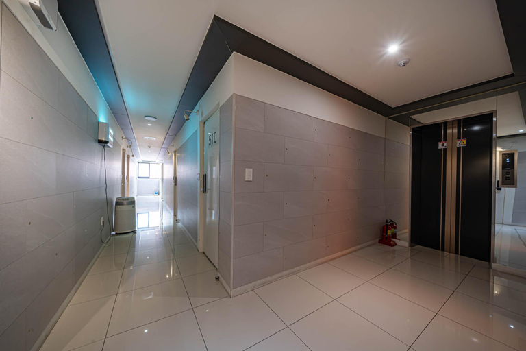 Others 3, Design Hotel XYM, Jung