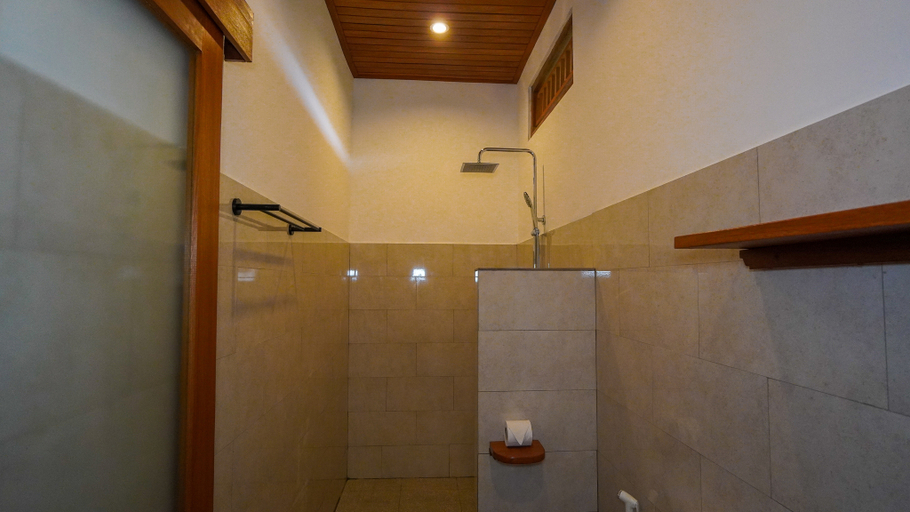 Bathroom 8