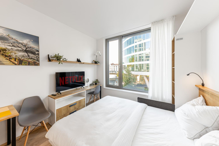 Bedroom 2, MyMozart Residence by Rentez, Praha 5
