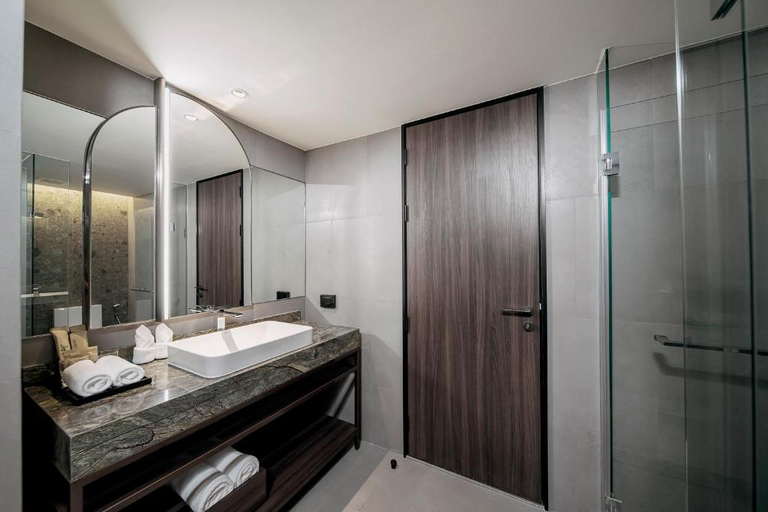 Bathroom 7