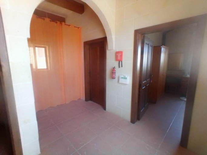 Others 2, Bed and Breakfast Dar Tal-Lumija