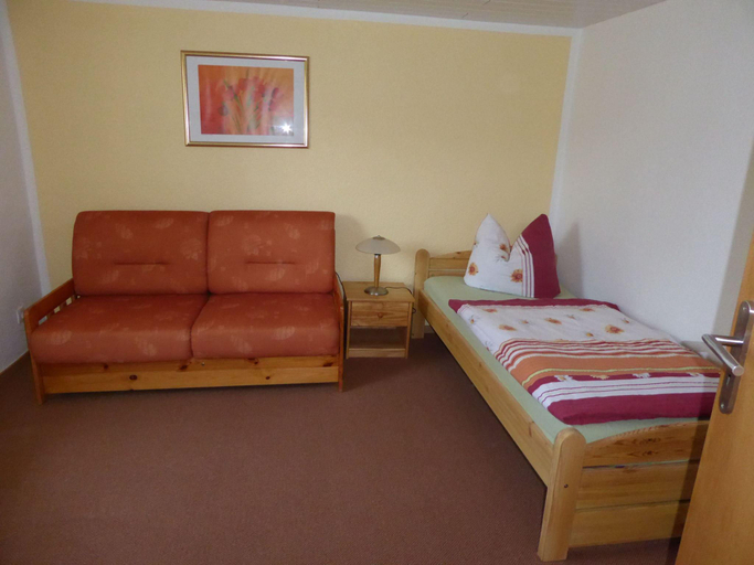 Bedroom, Bungalow in Zweedorf mit Liegewiese, Rostock