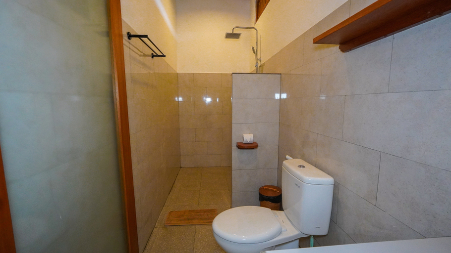 Bathroom 11
